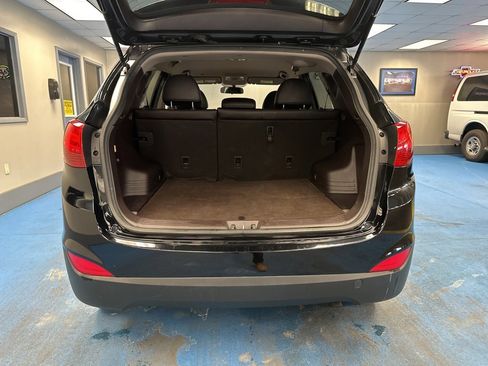 Used 2011 Hyundai Tucson GLS w/ Navigation Pkg 2 image 8