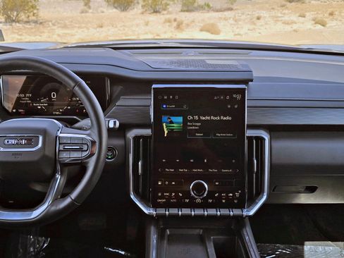 Used 2025 GMC Acadia Elevation image 8