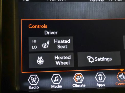Used 2018 Jeep Renegade Latitude w/ Safety & Security Group AWD/4WD image 30