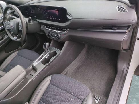 Used 2025 Buick Envista Preferred image 26