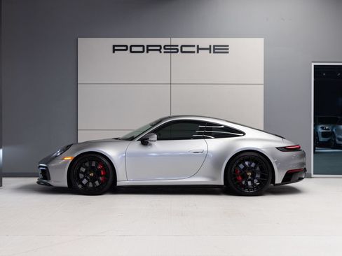 Certified 2023 Porsche 911 Carrera GTS RWD image 2