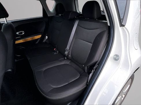 Used 2016 Kia Soul FWD image 27
