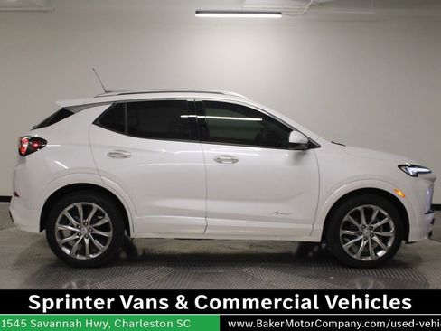 Used 2025 Buick Encore GX Avenir w/ Avenir Convenience Package FWD image 8