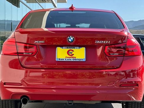 Used 2016 BMW 320i xDrive Sedan AWD/4WD image 4