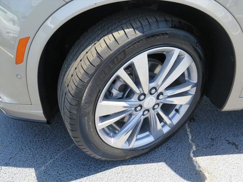 Used 2023 Cadillac XT6 Premium Luxury w/ Technology Package image 25