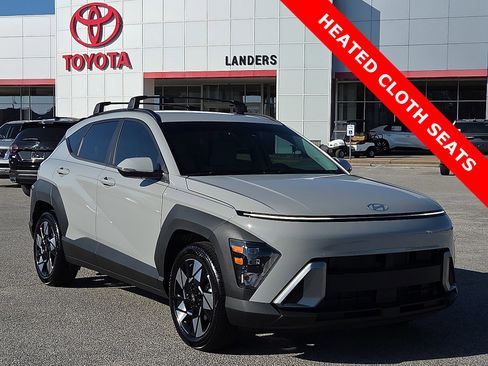 Used 2025 Hyundai Kona SEL image 1