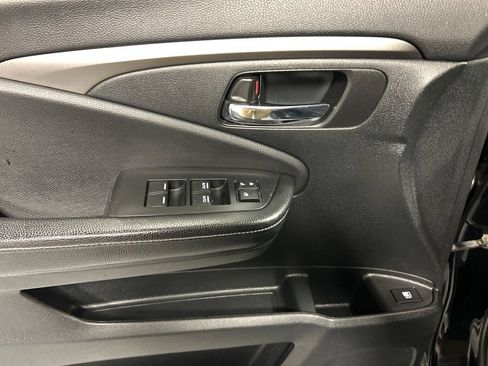 Used 2019 Honda Ridgeline Sport image 12