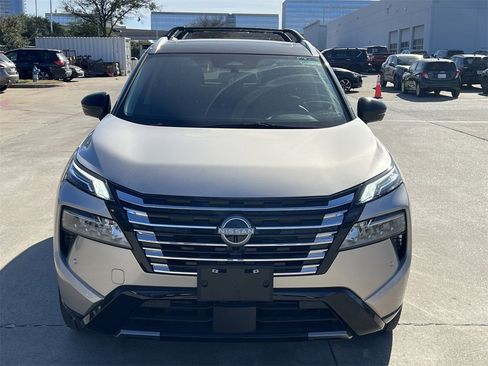 Certified 2025 Nissan Rogue Platinum image 2