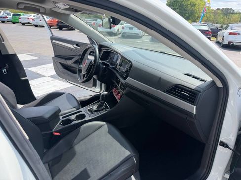Used 2019 Volkswagen Jetta SE image 12