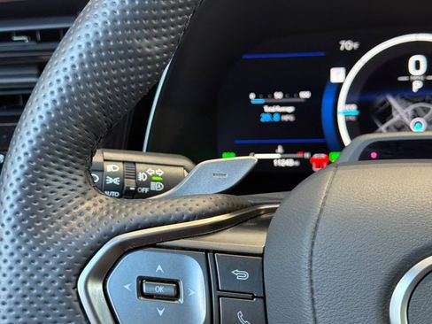 Used 2025 Lexus TX 500h AWD w/ Technology Package image 34