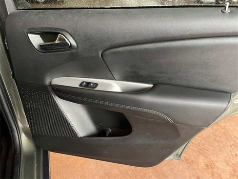 Used 2017 Dodge Journey SE image 17
