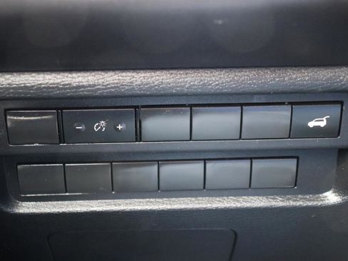 Used 2024 Mitsubishi Outlander AWD image 48
