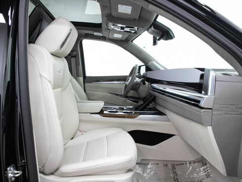 Used 2026 Cadillac Escalade Platinum Sport w/ LPO, ONYX Package AWD/4WD image 13