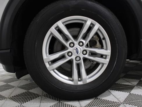 Used 2023 Ford Explorer XLT w/ Equipment Group 202A AWD/4WD image 51