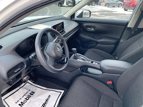 Used 2023 Honda HR-V LX image 9