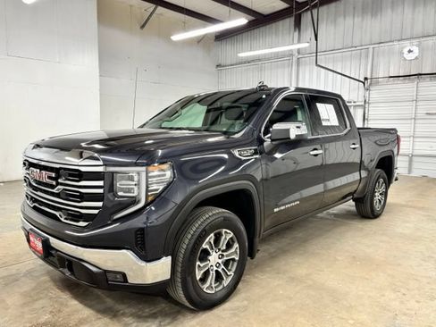 Used 2026 GMC Sierra 1500 SLT AWD/4WD image 3