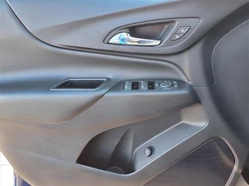 Used 2023 Chevrolet Equinox LT image 17