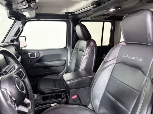 Used 2018 Jeep Wrangler Unlimited Sahara AWD/4WD image 18
