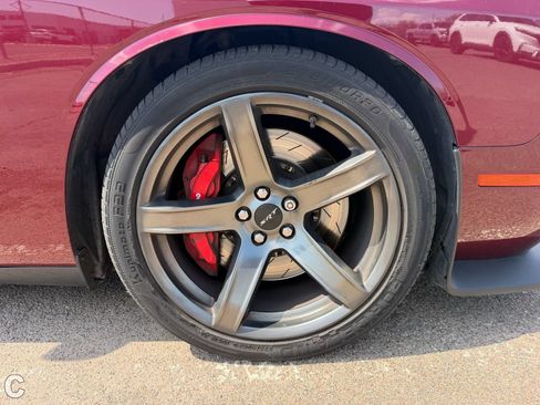 Used 2018 Dodge Challenger SRT Hellcat RWD image 6