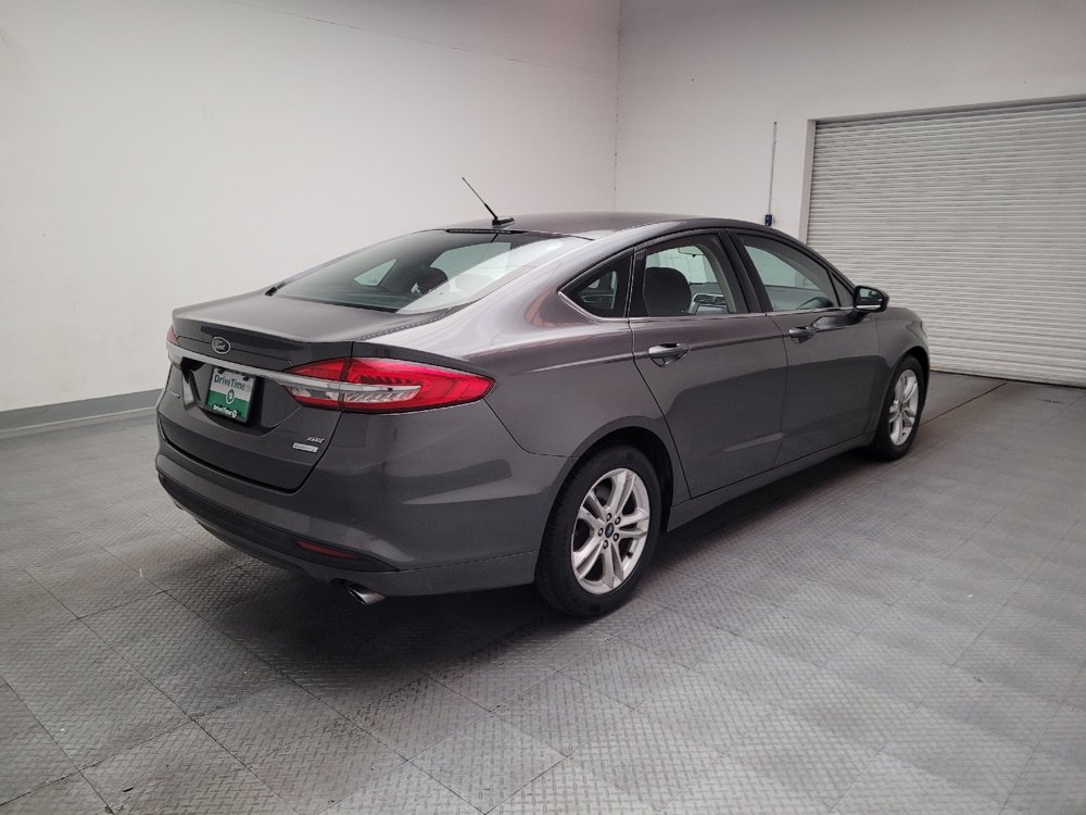 Used 2018 Ford Fusion SE w/ Fusion SE Technology Package FWD image 9