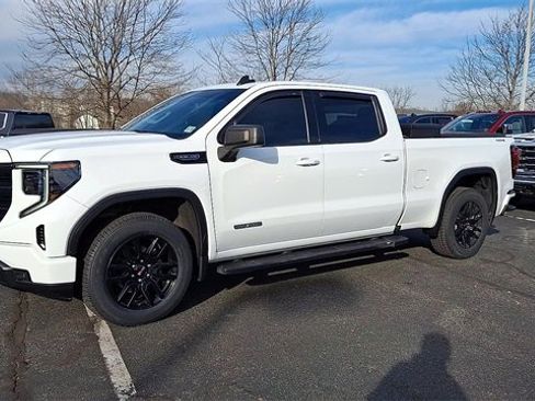 Used 2022 GMC Sierra 1500 Elevation w/ LPO, Elevation Black Package image 4