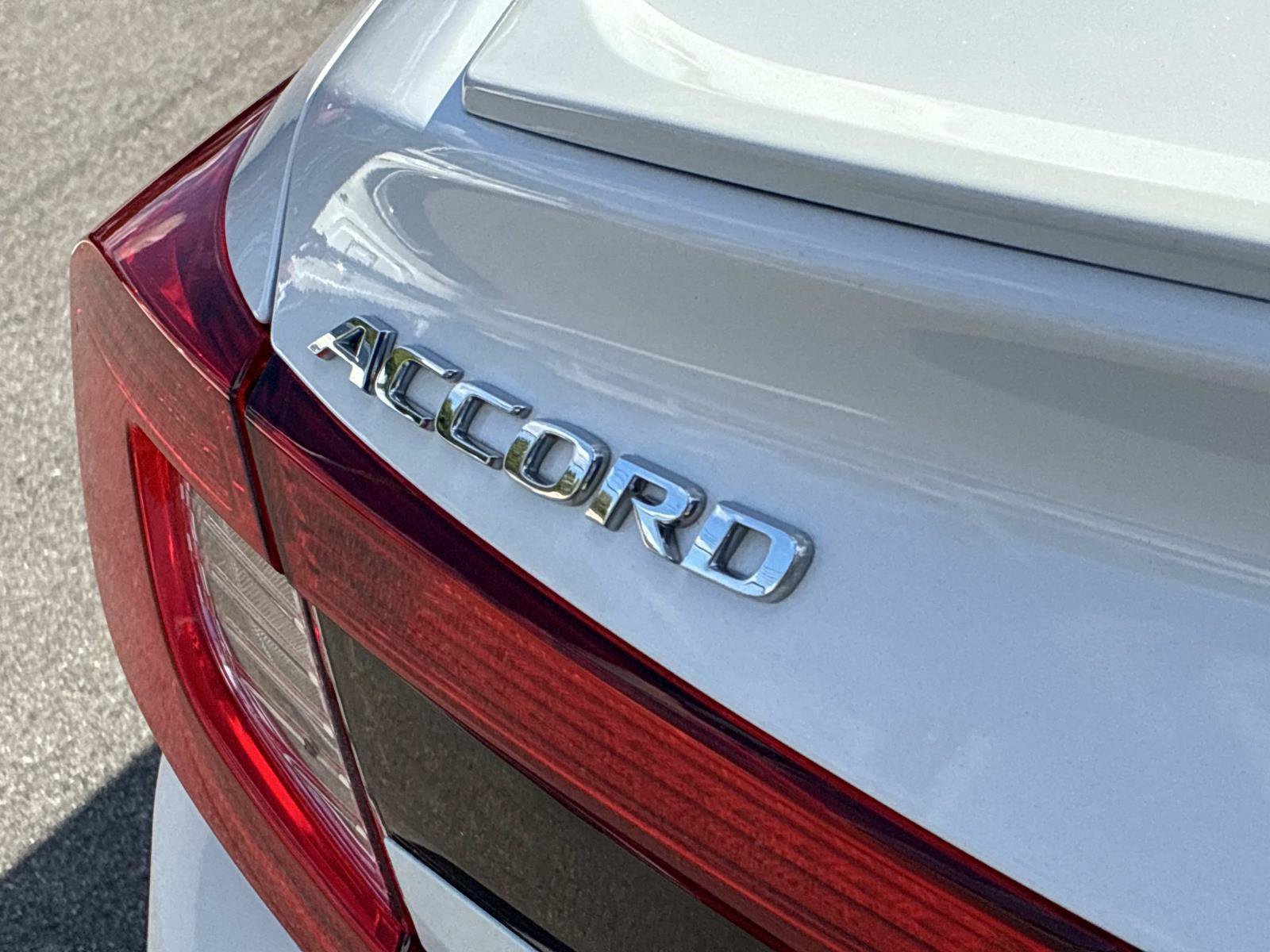 Used 2020 Honda Accord Sport image 12
