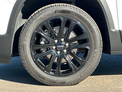 Used 2022 GMC Acadia SLT w/ Elevation Edition image 39