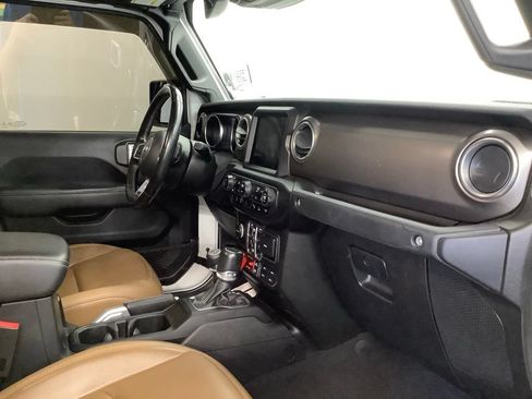 Used 2020 Jeep Gladiator Rubicon AWD/4WD image 26