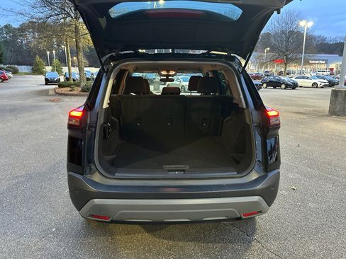 Used 2023 Nissan Rogue SV image 18