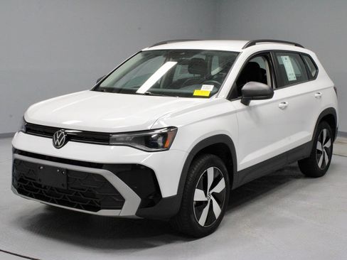 Used 2025 Volkswagen Taos S AWD/4WD image 7