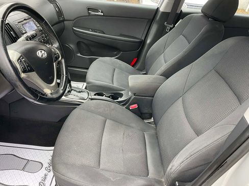 Used 2009 Hyundai Elantra Touring Wagon 4D w/ Premium-Sport Pkg 2 image 10