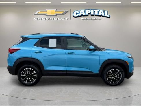 Used 2025 Chevrolet TrailBlazer LT w/ Driver Confidence Package AWD/4WD image 6