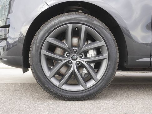 New 2025 Land Rover Range Rover Sport SE image 32