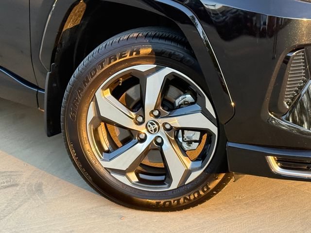 Used 2024 Toyota RAV4 SE AWD/4WD image 2