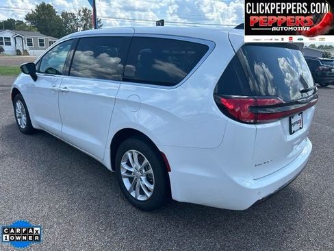 Used 2026 Chrysler Pacifica Select AWD/4WD image 7