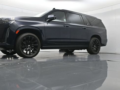 Used 2023 Cadillac Escalade ESV Sport Platinum w/ LPO, ONYX Package image 52