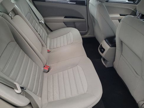 Used 2020 Ford Fusion SE image 19