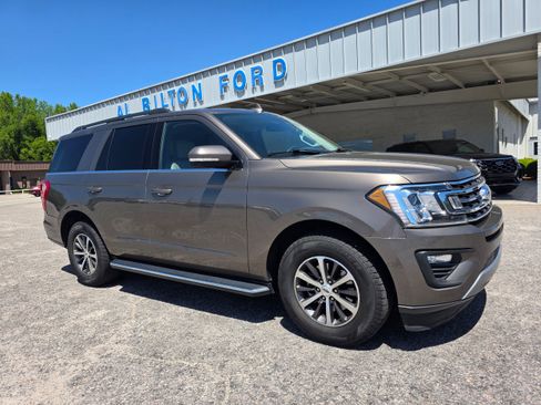 Used 2019 Ford Expedition XLT w/ Equipment Group 202A image 2