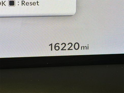 Used 2025 Genesis G80 2.5T image 28