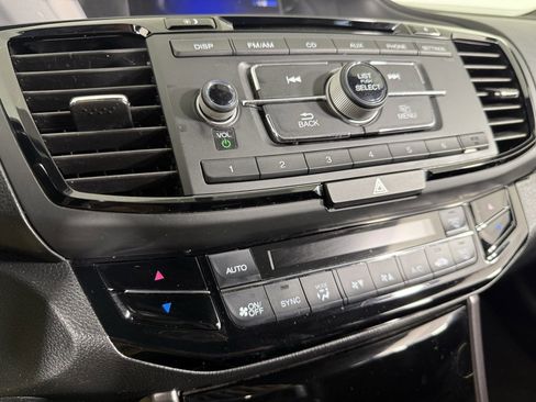 Used 2016 Honda Accord Sport image 23