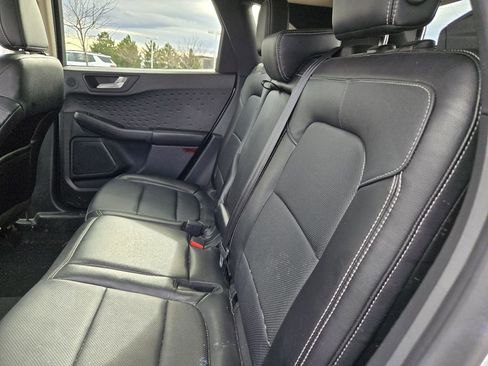 Used 2020 Ford Escape Titanium image 3