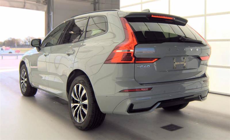 Used 2024 Volvo XC60 B5 Plus w/ Protection Package Premier AWD/4WD image 11