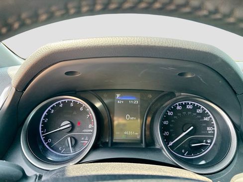 Used 2022 Toyota Camry SE FWD image 14