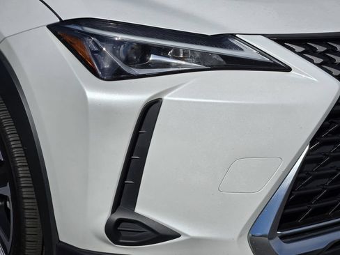 Used 2019 Lexus UX 200 w/ Premium Package FWD image 8