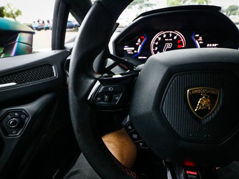 Used 2020 Lamborghini Huracan EVO AWD/4WD image 21