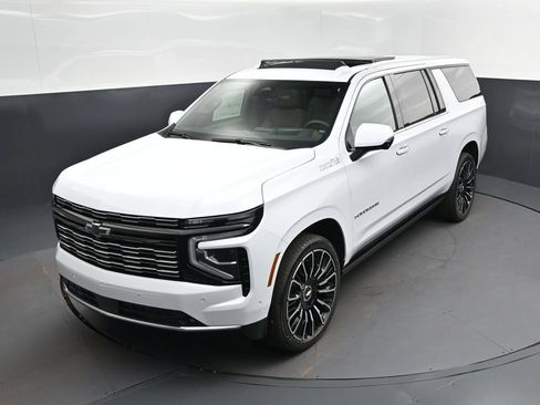 New 2026 Chevrolet Suburban High Country AWD/4WD image 31