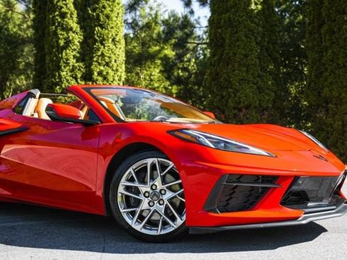 Used 2024 Chevrolet Corvette Stingray Premium Conv w/ Z51 Performance Package RWD image 7