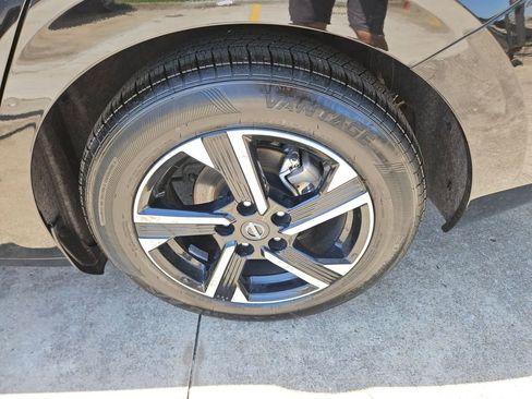 Used 2025 Nissan Sentra SV FWD image 25