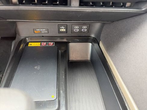 Used 2025 Toyota Camry LE FWD image 19