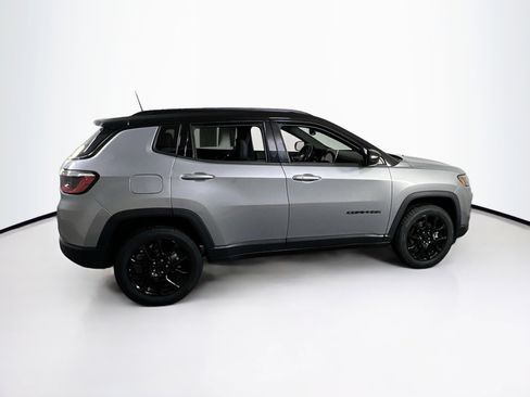 Used 2022 Jeep Compass Altitude w/ Sun and Sound Group image 4